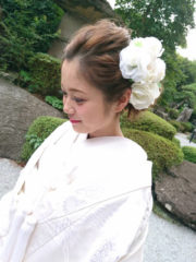 白無垢⭐︎洋髪
髪飾りは造花です。