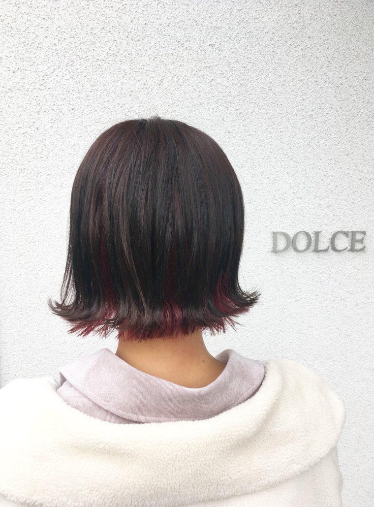 インナーカラーをレッド系で☆
耳にかけたり外ハネしたら少し見えていい感じ♡