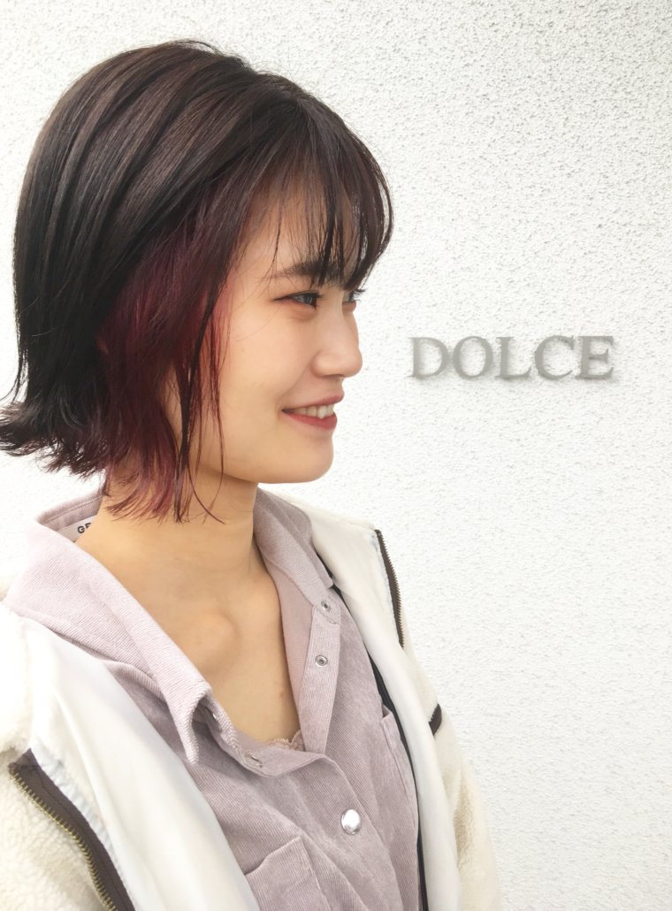 インナーカラーをレッド系で☆
耳にかけたり外ハネしたら少し見えていい感じ♡
