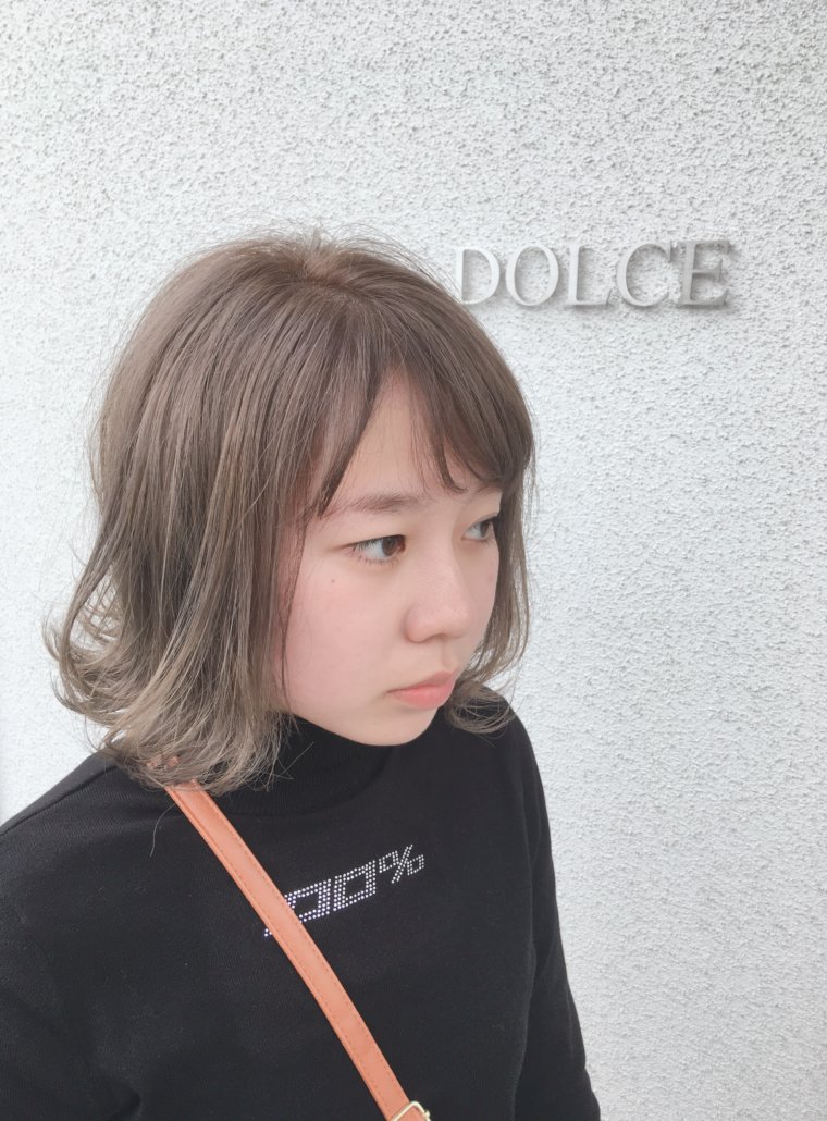 一度ブリーチをして、グレージュカラー✨