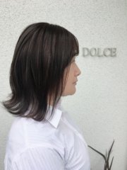 暗めのグレー系カラーです。