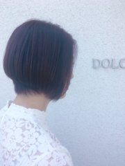 首元をスッキリ、長くみせるボブです。