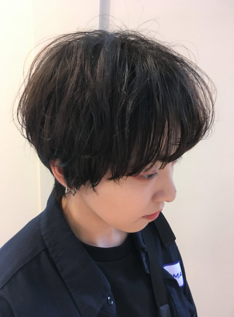 顔まわりマッシュのボーイッシュなショート
