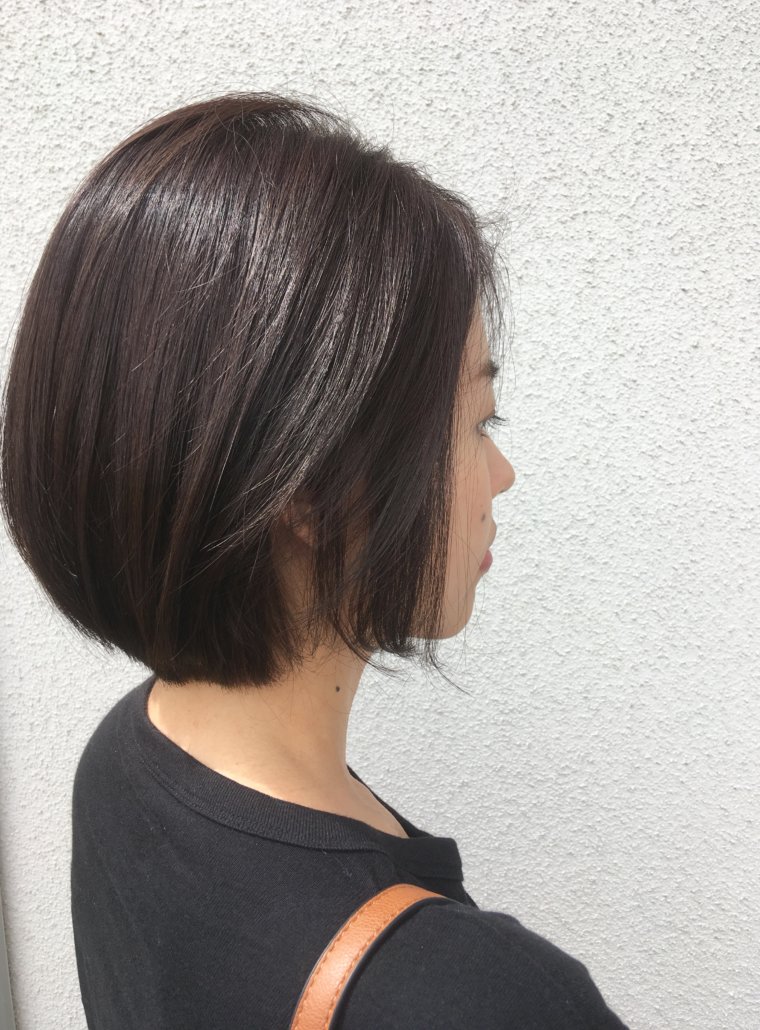 首元がキレイに見えるボブ。さっとブローするだけできまります。