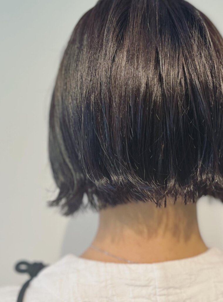 パッツンボブ☆オン眉
グレージュで垢抜けカラー☆